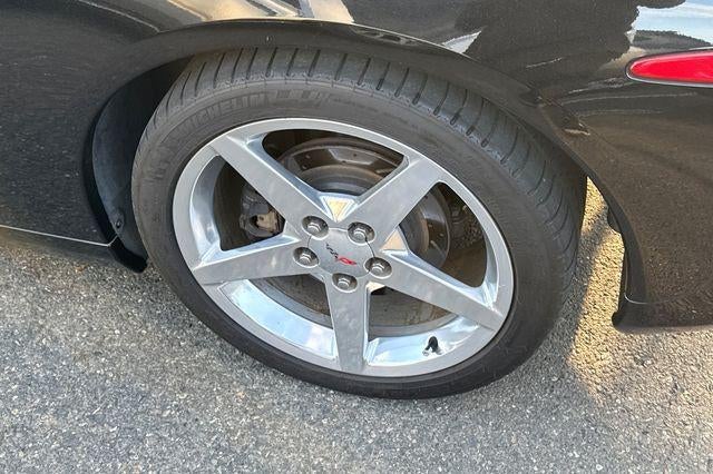 2005 Chevrolet Corvette Base