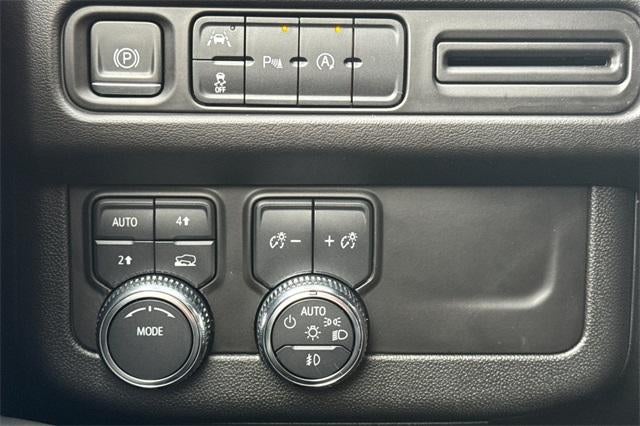 2023 GMC Yukon XL SLE