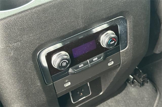 2023 GMC Yukon XL SLE