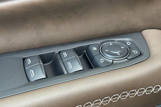 2026 GMC Yukon XL Denali Ultimate - Photo 12