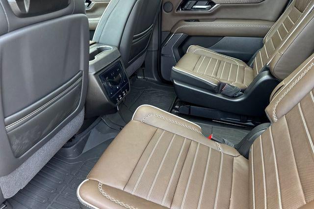2026 GMC Yukon XL Denali Ultimate - Photo 13