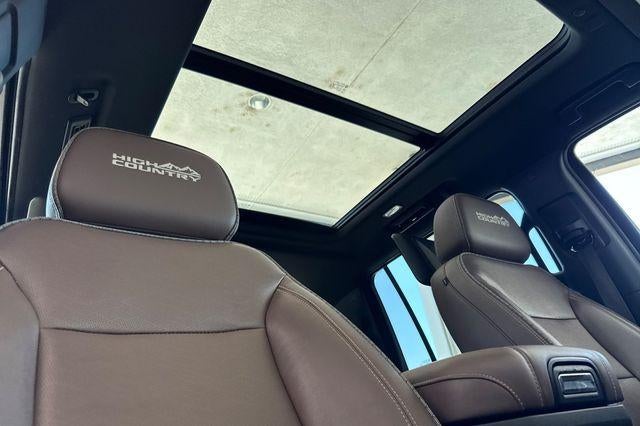 2021 Chevrolet Suburban High Country