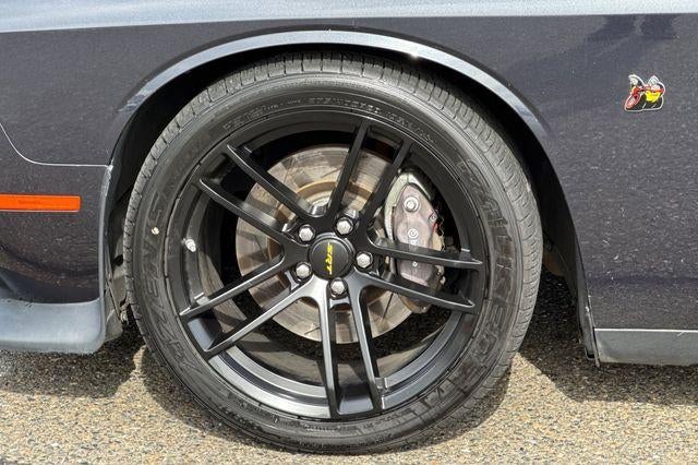 2017 Dodge Challenger 392 Hemi Scat Pack Shaker