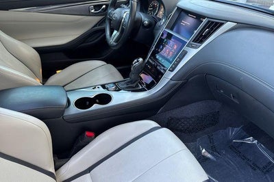 2022 INFINITI Q60 LUXE