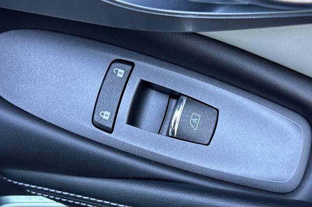 2022 INFINITI Q60 LUXE