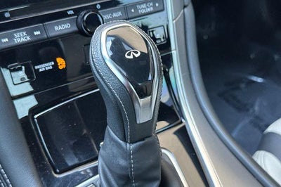 2022 INFINITI Q60 LUXE