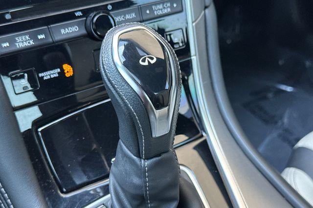 2022 INFINITI Q60 LUXE