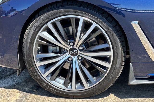 2022 INFINITI Q60 LUXE