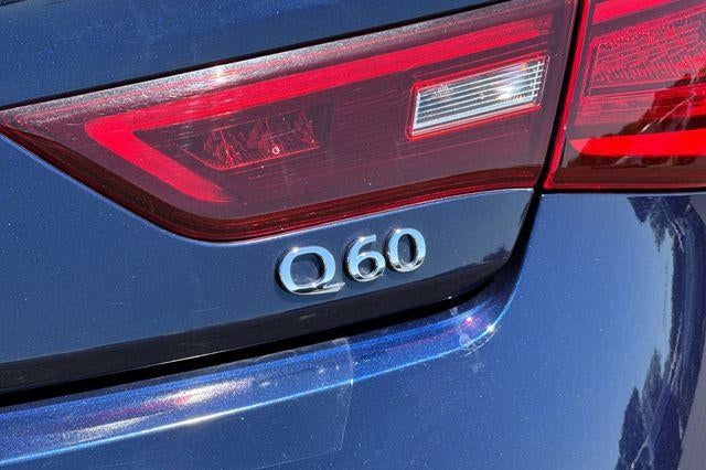 2022 INFINITI Q60 LUXE