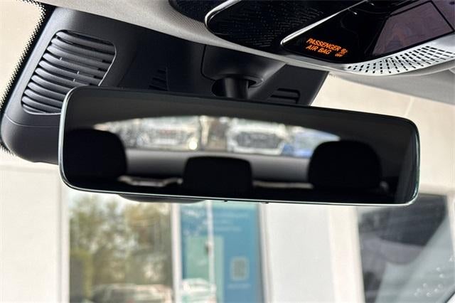 2025 Mercedes-Benz GLC GLC 300