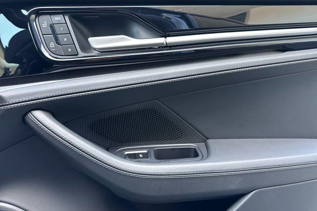2024 Porsche Panamera Base